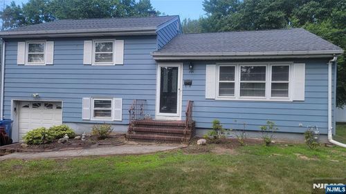 295 Spencer Pl, Paramus, NJ, 07652-4916 | Card Image