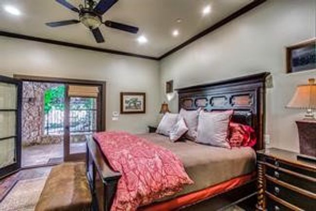 Master bedroom with ensuite bath and walk in closet | Image 31