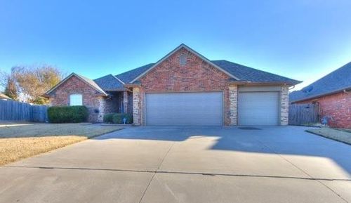 2632 Se 7th St, Moore, OK, 73160-6775 | Card Image