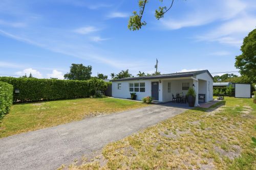 330 Ne 59th Ct, Oakland Park, FL, 33334-1851 | Card Image