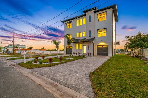 11460 7th St E, TREASURE ISLAND, FL, 33706-3036 | Card Image