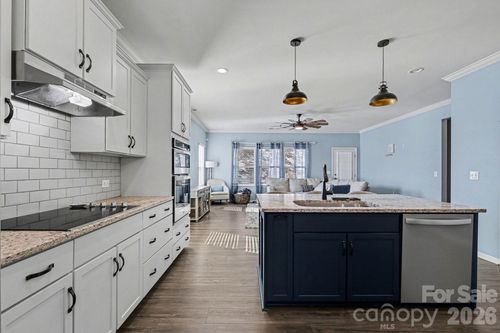 194 Canada Dr, Statesville, NC, 28677-9809 | Card Image