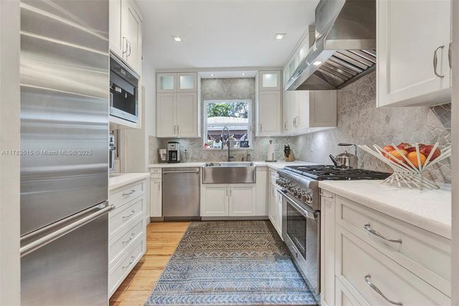 4131 Lybyer Ave, House other with 3 bedrooms, 2 bathrooms and null parking in Coconut Grove FL | Image 4