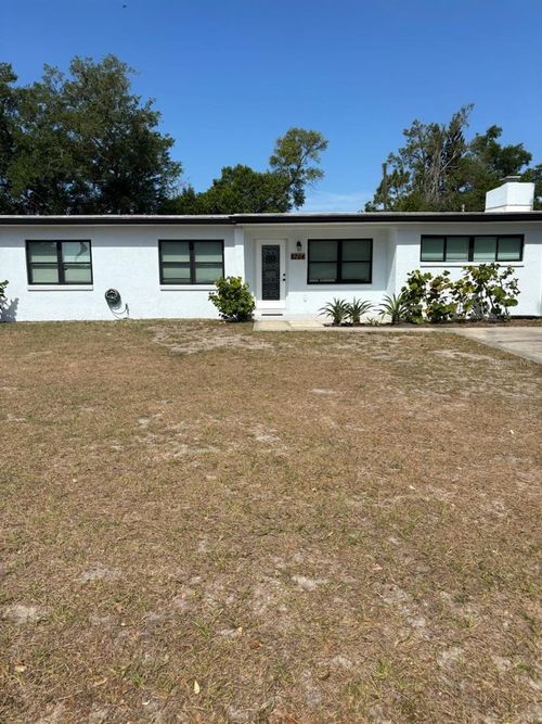 8704 N Renfrew Pl, TAMPA, FL, 33604-2314 | Card Image