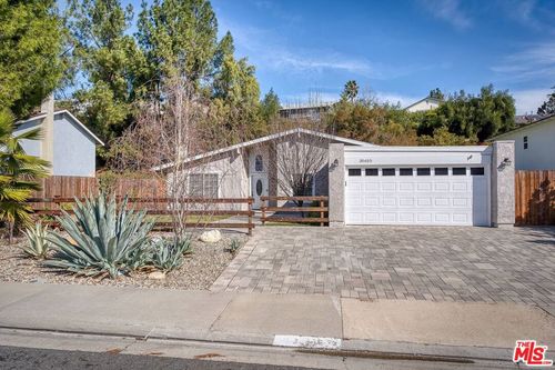 30655 Lakefront Dr, Agoura Hills, CA, 91301-1933 | Card Image