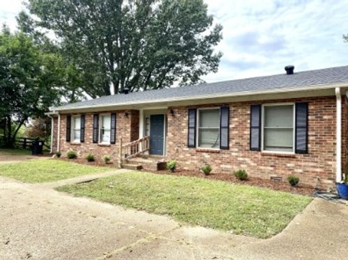 a-2206 Country Club Ln, Columbia, TN, 38401-5170 | Card Image