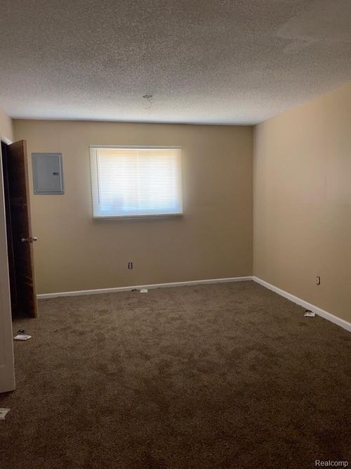 3373 Kendall St, Detroit, MI, 48238-3818 | Card Image