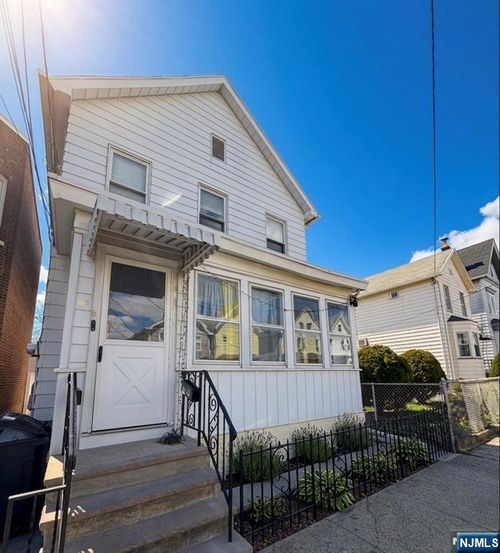 110 Tappan St, Kearny, NJ, 07032-3317 | Card Image