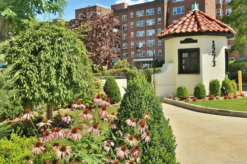 ent-7-5gh-1273 North Avenue, New Rochelle, NY, 10804 | Card Image