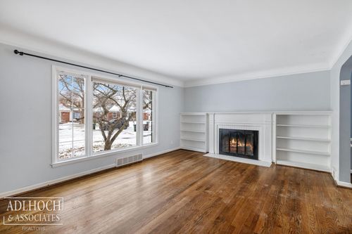 1764 Prestwick Rd, Grosse Pointe Woods, MI, 48236-1992 | Card Image