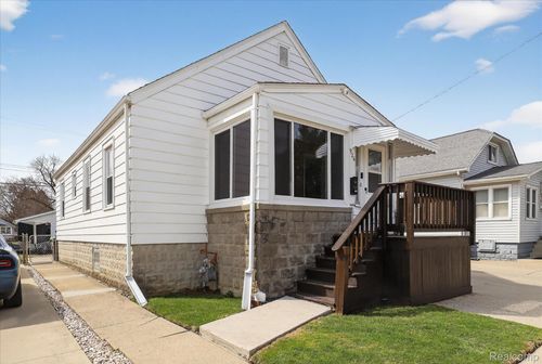 926 Kentucky Ct, Monroe, MI, 48161-1124 | Card Image