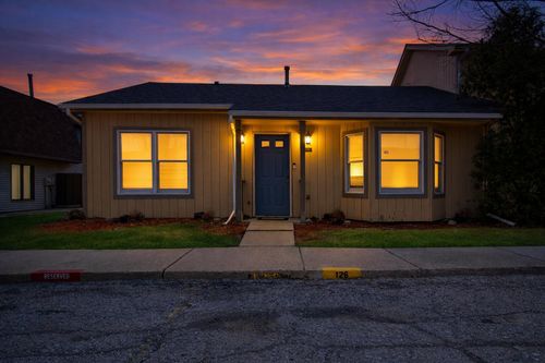 6081 Pennsylvania Dr, Merrillville, IN, 46410 | Card Image