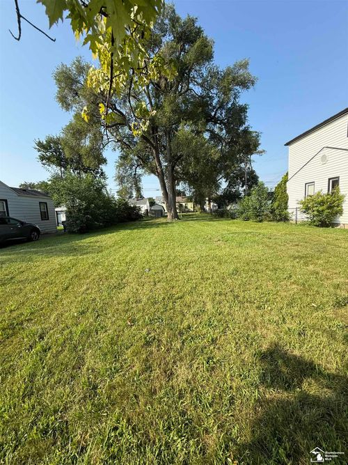 2573 Grace St, Melvindale, MI, 48122-1926 | Card Image