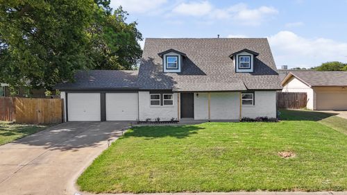 3425 Manordale Ct, Forest Hill, TX, 76140-1215 | Card Image