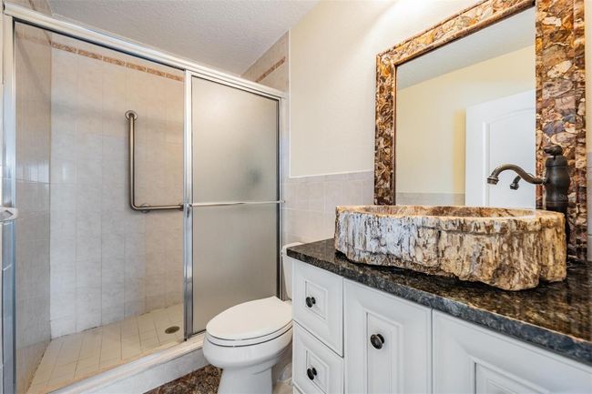 En Suite with Custom Features | Image 14