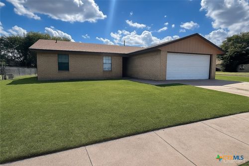 2102 Spicewood Dr, Killeen, TX, 76543-2527 | Card Image