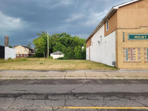 8816 Puritan St, Detroit, MI, 48238-1116 | Card Image