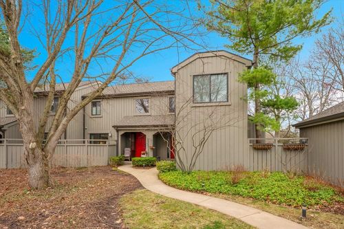 196 Shoreline Rd, Lake Barrington, IL, 60010-3881 | Card Image