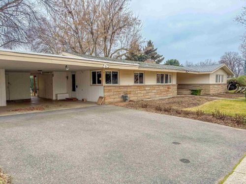 1021 Prosser Ave, Prosser, WA, 99350-1353 | Card Image