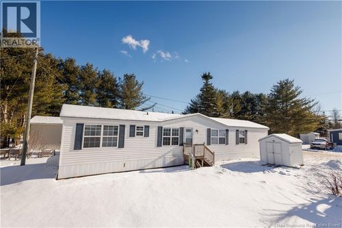 111 Currie Cres, Waasis, NB, E3B7H3 | Card Image