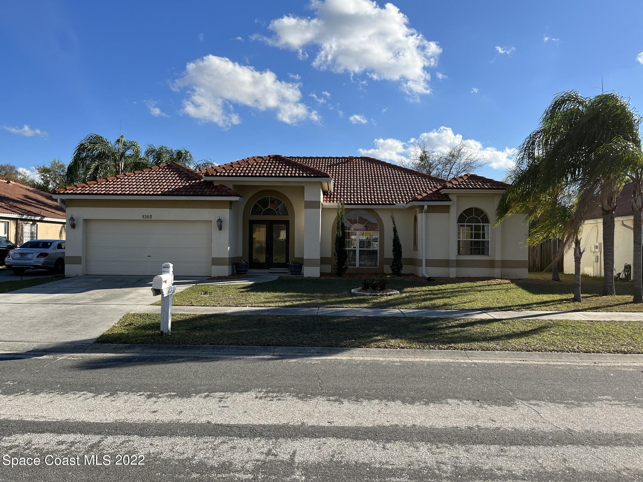 1303 Brentwood Hills Boulevard, Sold in Brandon Zoocasa