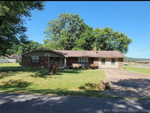 300 S Williams, Stilwell, OK, 74960 | Card Image