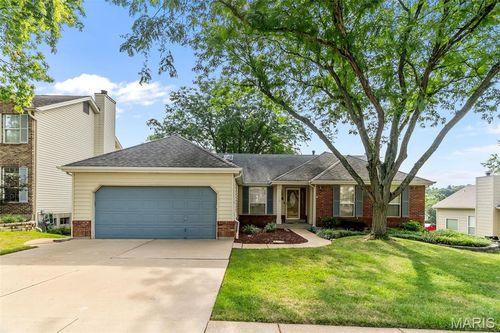 830 Oakmoor Dr, Fenton, MO, 63026-7005 | Card Image
