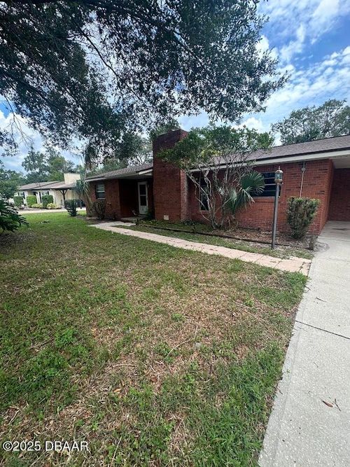 1821 Oak St, DELAND, FL, 32724-2224 | Card Image