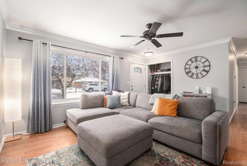 2787 Emmons Ave, Rochester Hills, MI, 48307-4722 | Card Image