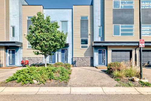 326 Covecreek Circle Ne, Calgary, AB, T3K0W6 | Card Image