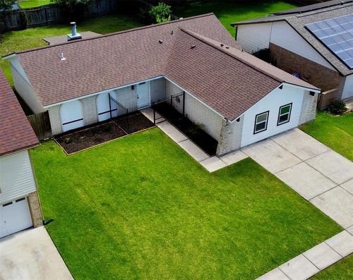 5030 Glenvalley Dr, La Porte, TX, 77571-2845 | Card Image