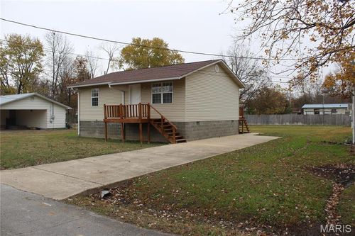 2318 Arkansas Ave, Poplar Bluff, MO, 63901-6613 | Card Image