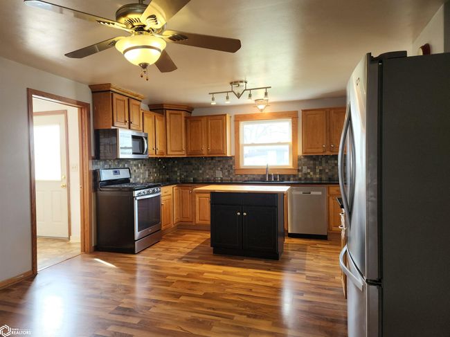 1128 Prince St, House other with 5 bedrooms, 4 bathrooms and null parking in Grinnell IA | Image 17