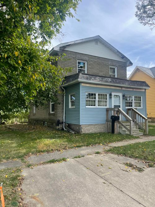 105 S Eaton St, Albion, MI, 49224-1622 | Card Image