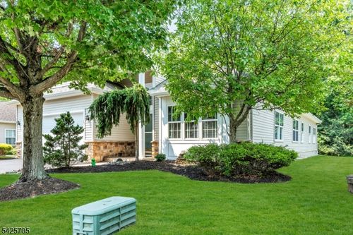 25 Daulton Dr, Somerset, NJ, 08873-6045 | Card Image