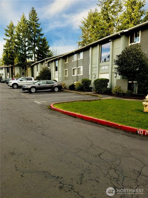 c305-4717 W Lake Sammamish Pkwy Se, Sammamish, WA, 98027 | Card Image