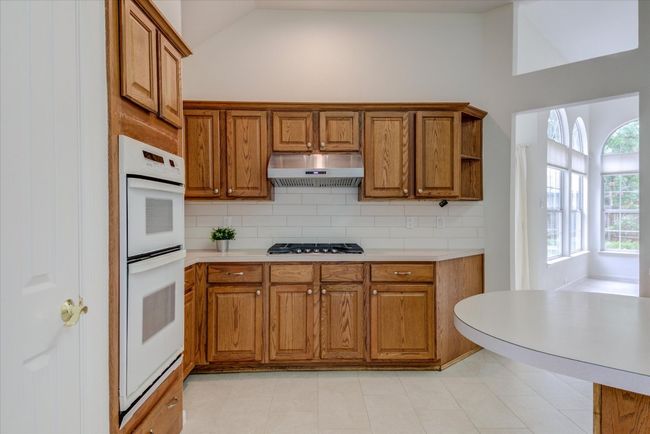 Microwave, oven and cooktop recently replaced | Image 9