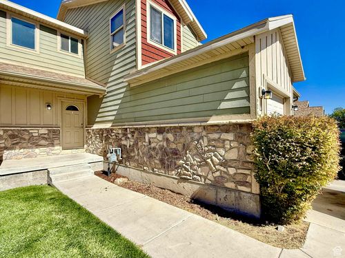 1604 W Partridge Dr, Vernal, UT, 84078-3939 | Card Image