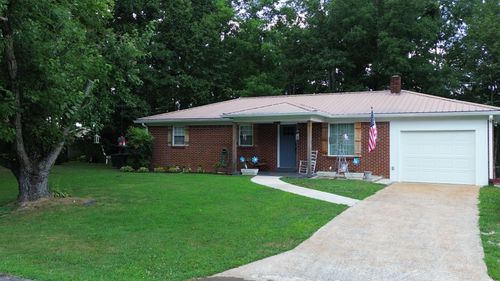 722 Hickory St, Centerville, TN, 37033-1141 | Card Image