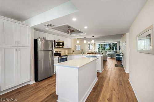 3205-270 Naples Cove Dr, NAPLES, FL, 34110-7671 | Card Image