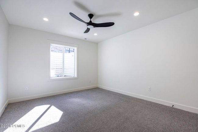 678 E Silver Hill Loop, Condo with 4 bedrooms, 4 bathrooms and null parking in Hideout UT | Image 32