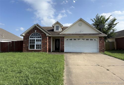 12006 115th Pl, Collinsville, OK, 74021-4049 | Card Image