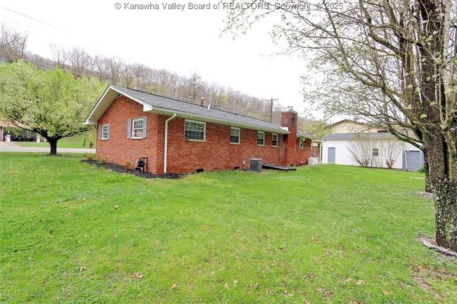 415 Midway Rd, House other with 3 bedrooms, 2 bathrooms and null parking in Alum Creek WV | Image 19