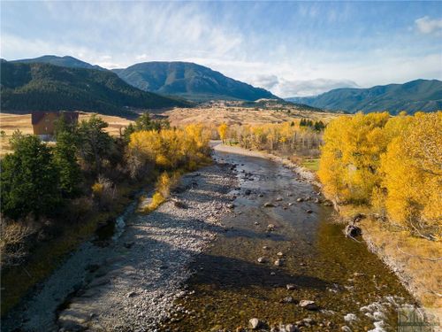 1983 Nye Rd, Fishtail, MT, 59028-8049 | Card Image