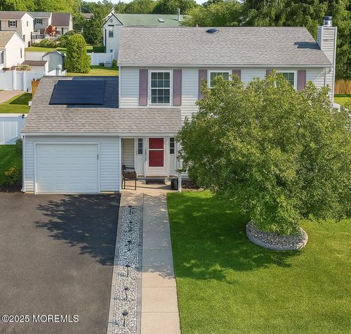 33 Snowdrift Ln, Howell, NJ, 07731-2242 | Card Image