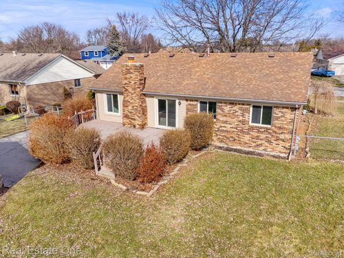 41146 Justin Dr, Clinton Township, MI, 48038-2071 | Card Image