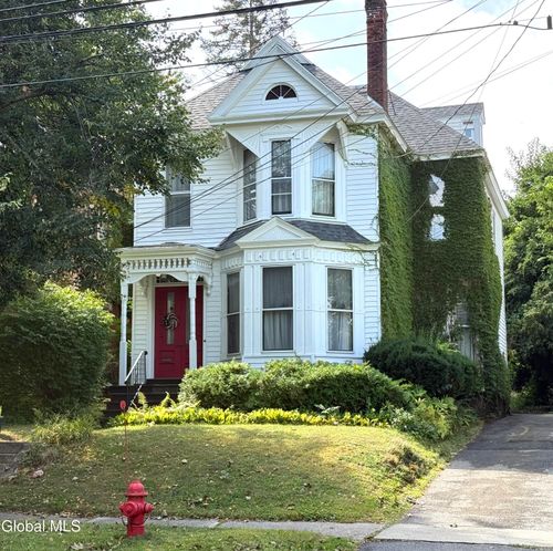 822 Union St, Schenectady, NY, 12308-3104 | Card Image