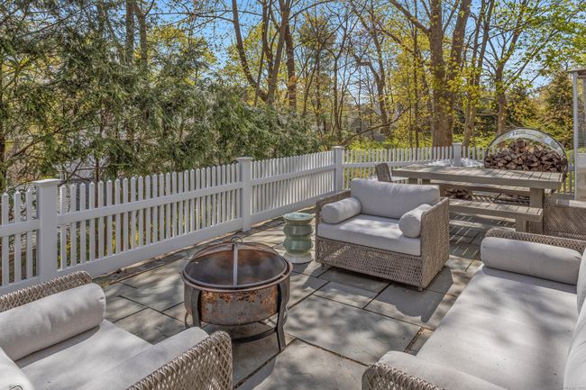 31 Lakeview Ave, Condo with 4 bedrooms, 4 bathrooms and null parking in New Canaan CT | Image 32