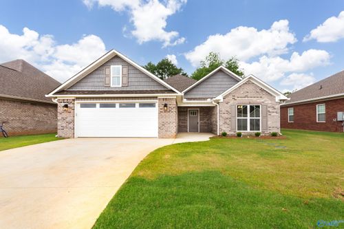 124 Glen Oaks Cir, Glencoe, AL, 35905-1104 | Card Image