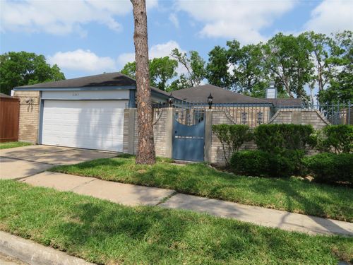 11619 Bowlan Ln, Houston, TX, 77035-2211 | Card Image